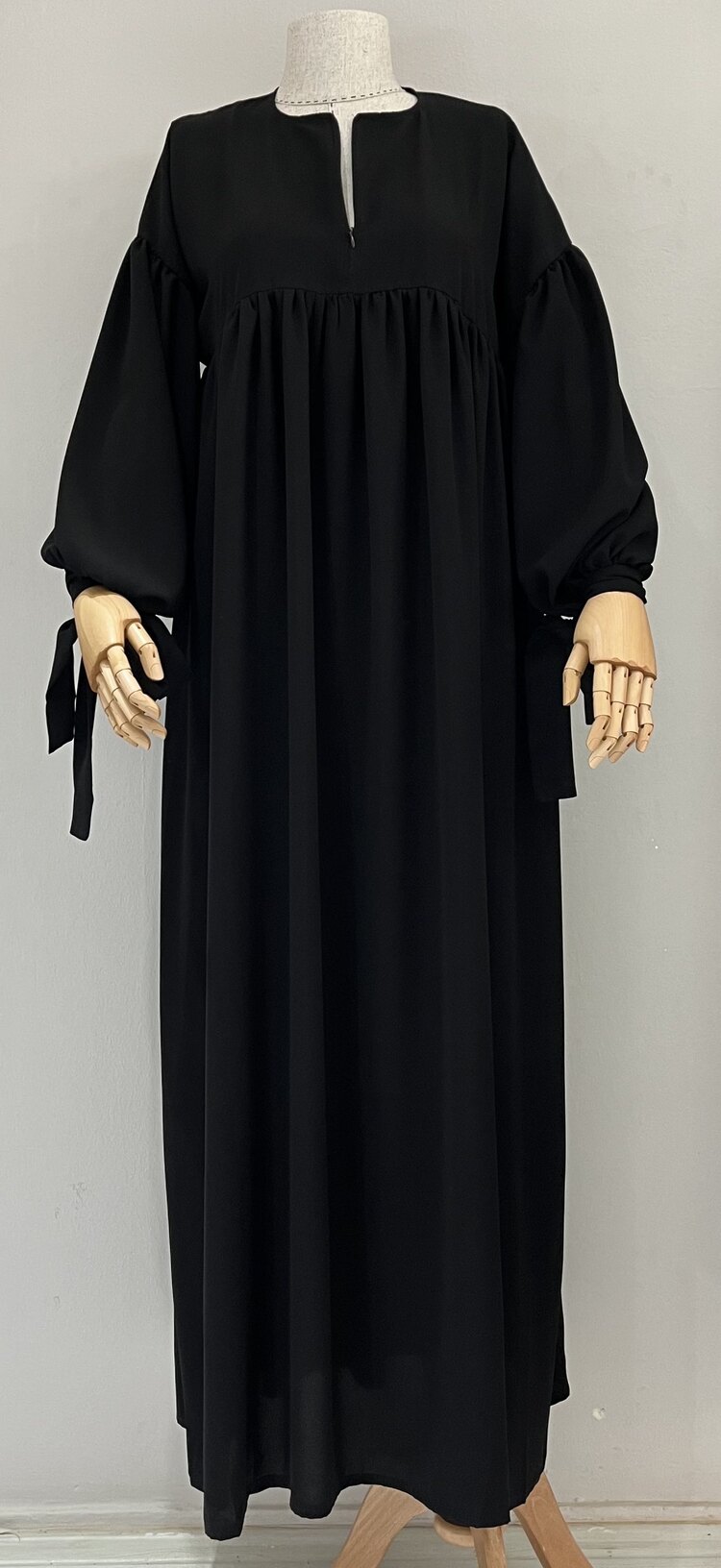 Siyah Manşetli Abaya