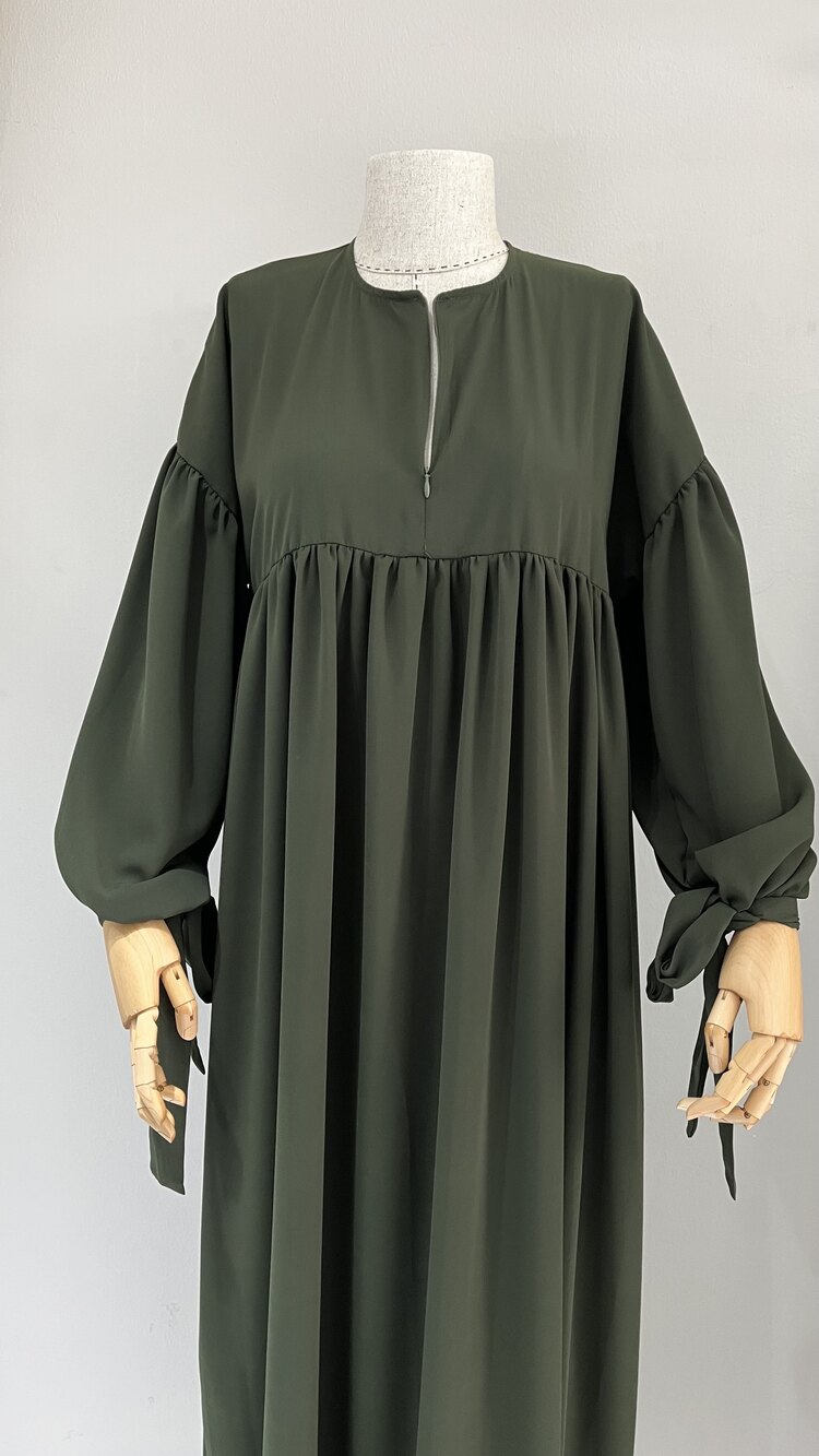 Haki Manşetli Abaya