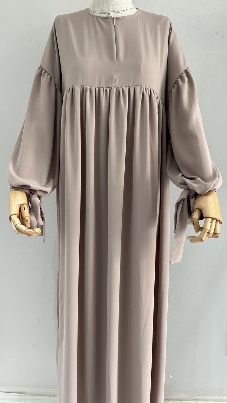 Bej Manşetli Abaya