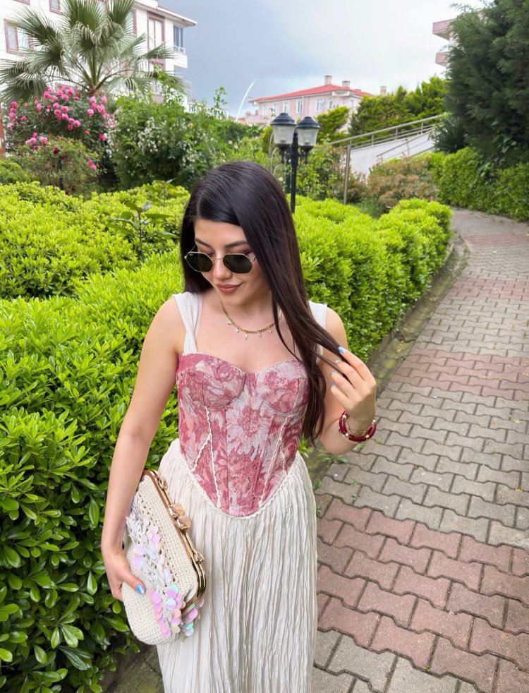 ithal pembe desenli korse