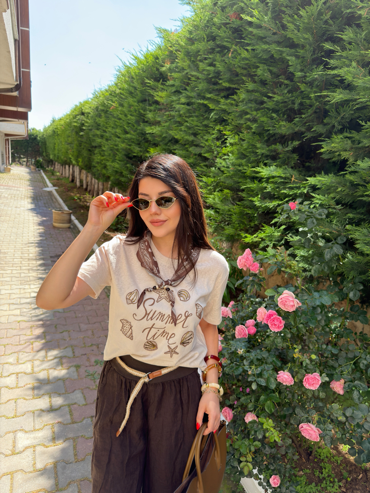 Fularlı tasarım Tshirt