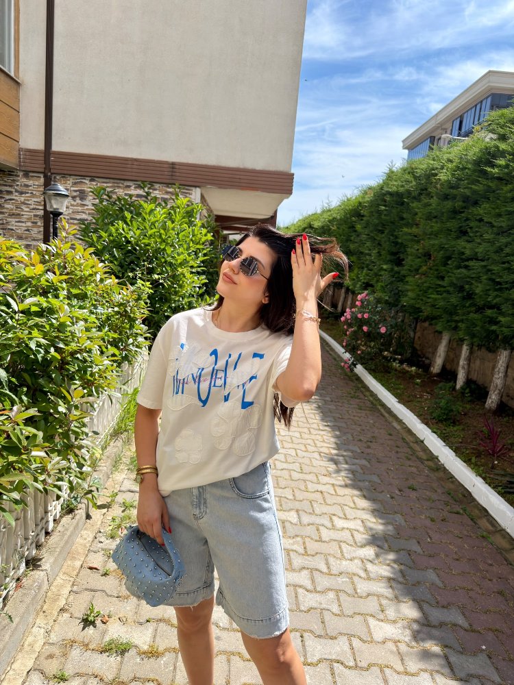 Çiçek baskılı tshirt beyaz