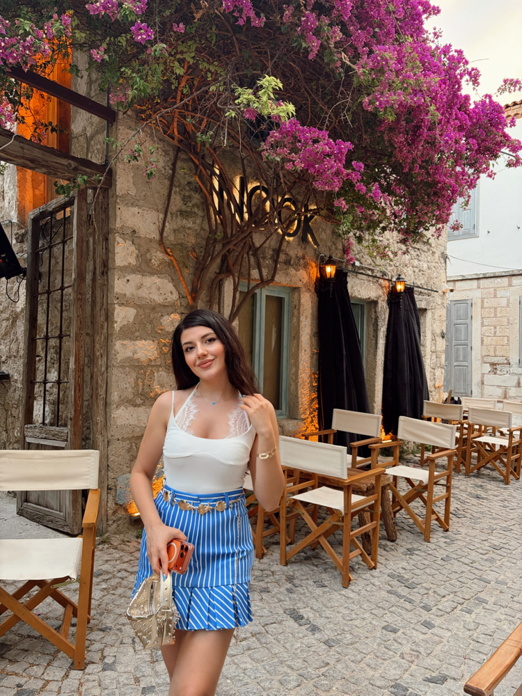 Dantel detaylı beyaz Bodysuit 