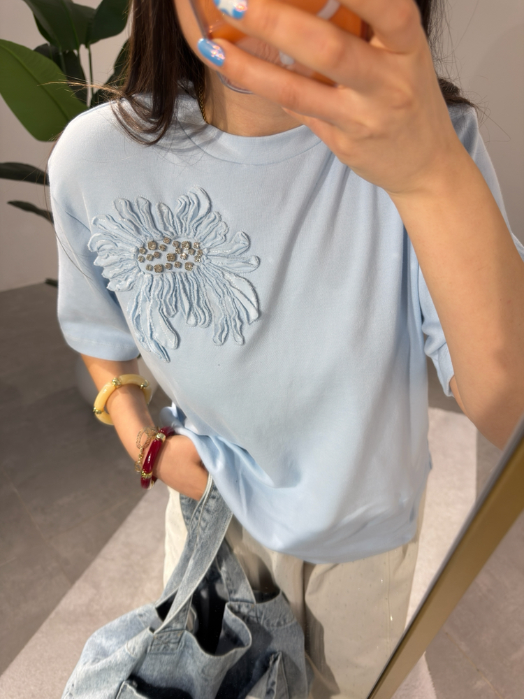 Mavi taşlı çiçeki Tshirt