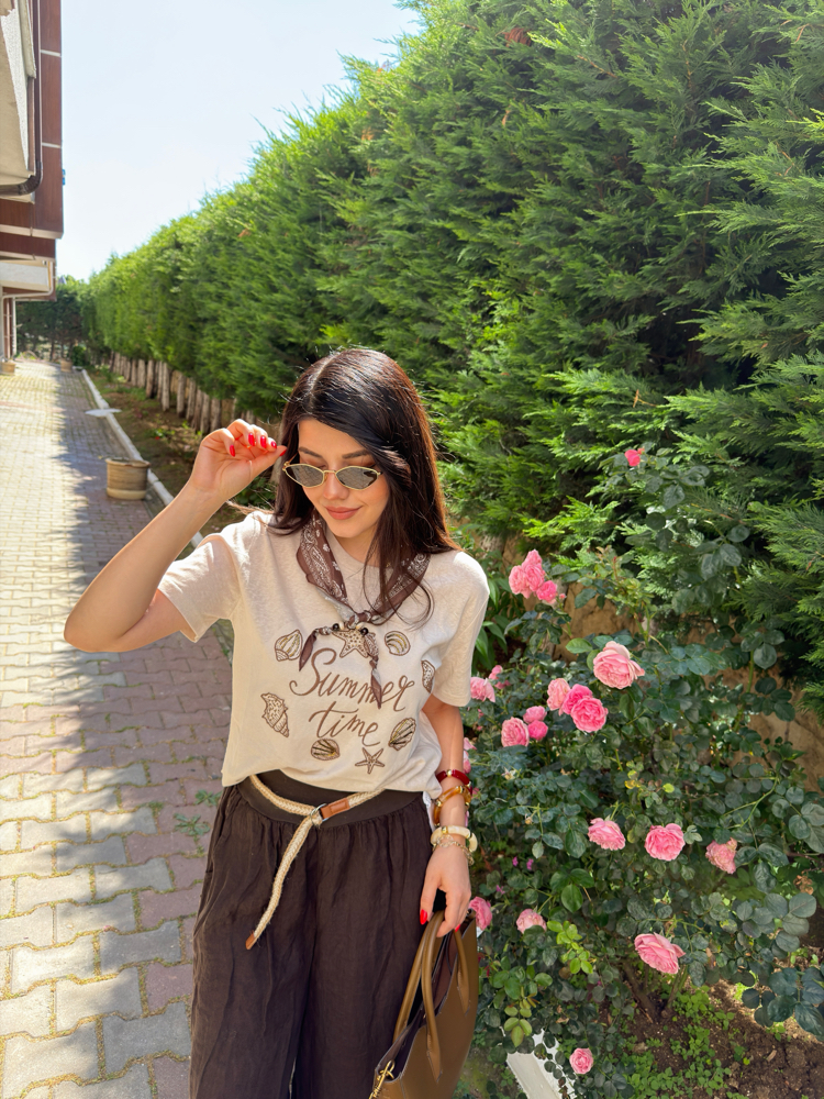 Fularlı tasarım Tshirt