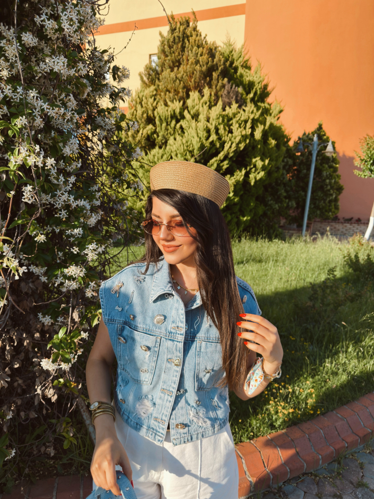 Tasarım taşlı denim yelek