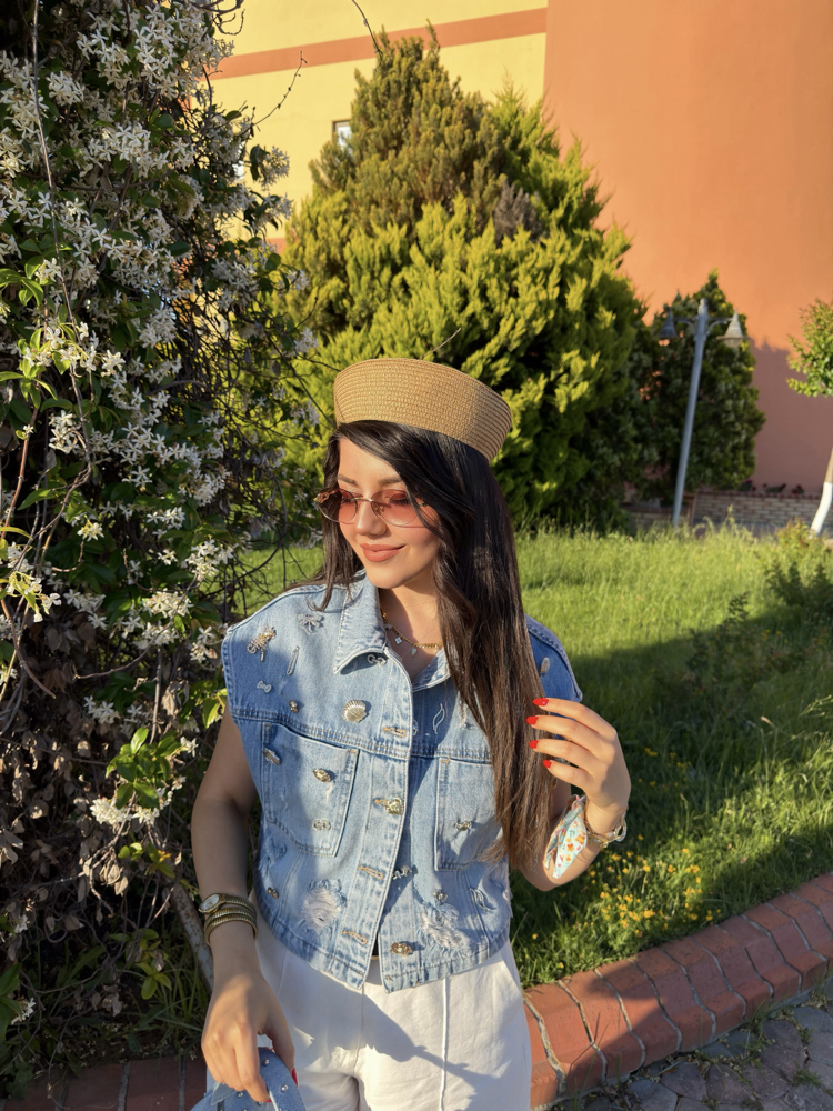 Tasarım taşlı denim yelek