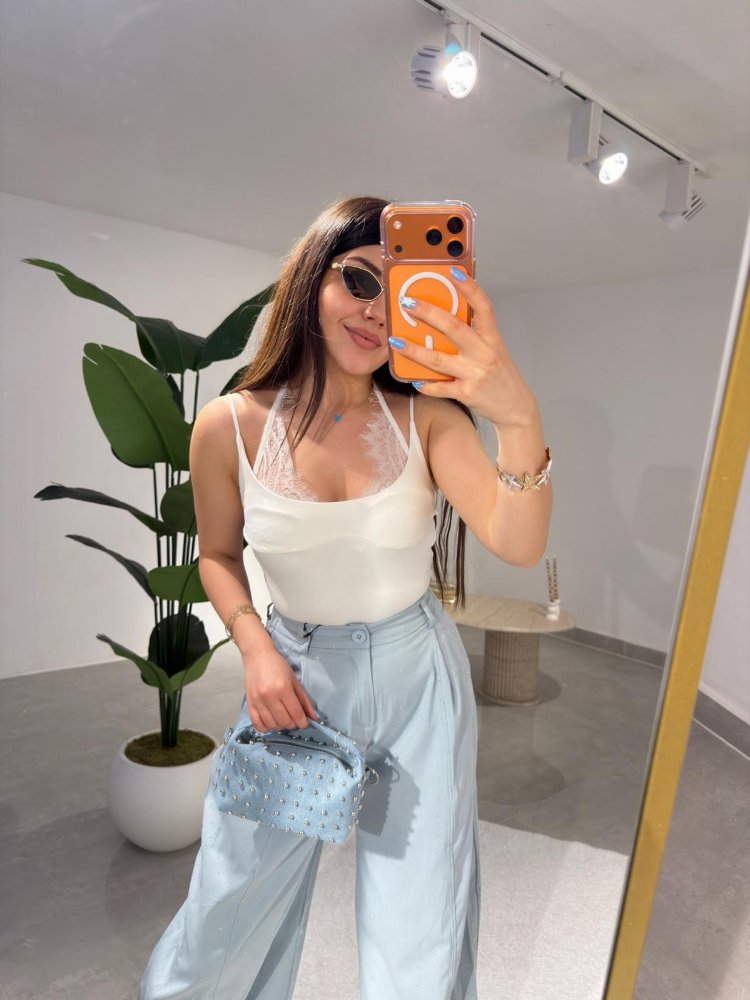 Dantel detaylı beyaz Bodysuit 