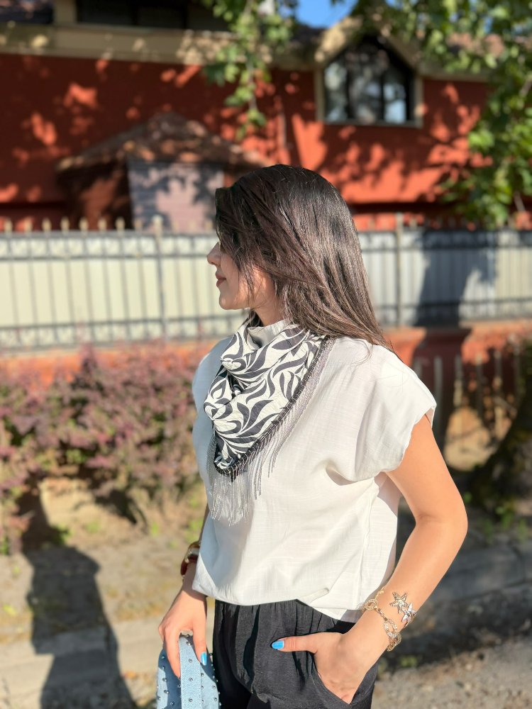 fularlı vatkalı bluz ekru