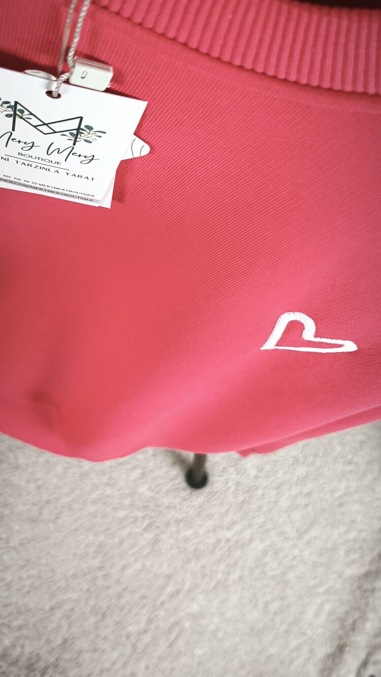 Kısa Kalpli Sweatshirt