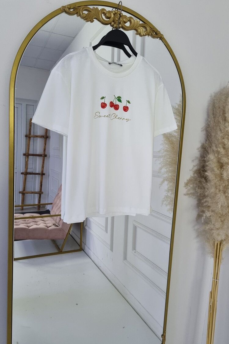Kiraz Detaylı %100 Pamuk T-shirt 