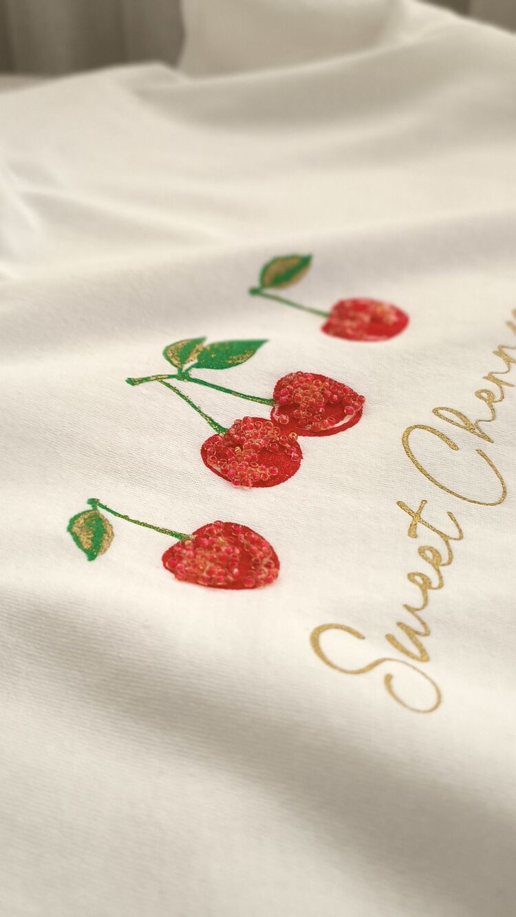 Kiraz Detaylı %100 Pamuk T-shirt 