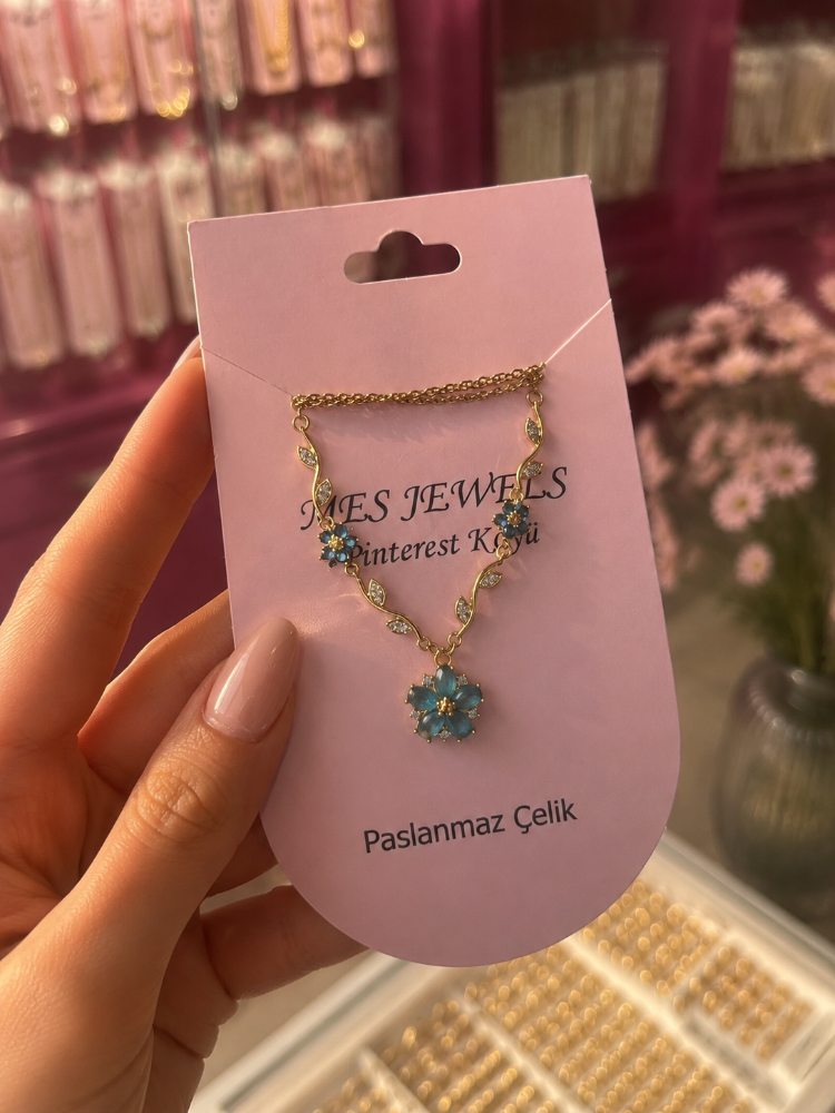 Blue Petal Kolye