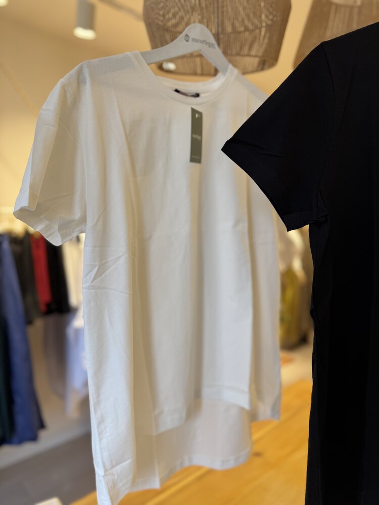 Arkası Uzun Basic Tshirt