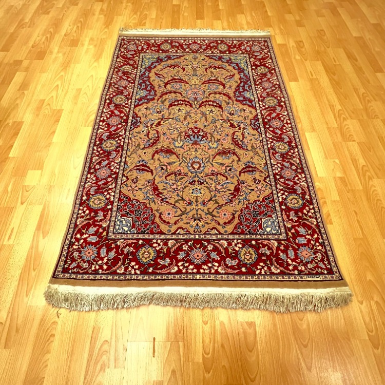 Hereke 167 X 114 Mihraplı ve Kandil Motifli El Dokuma Halı