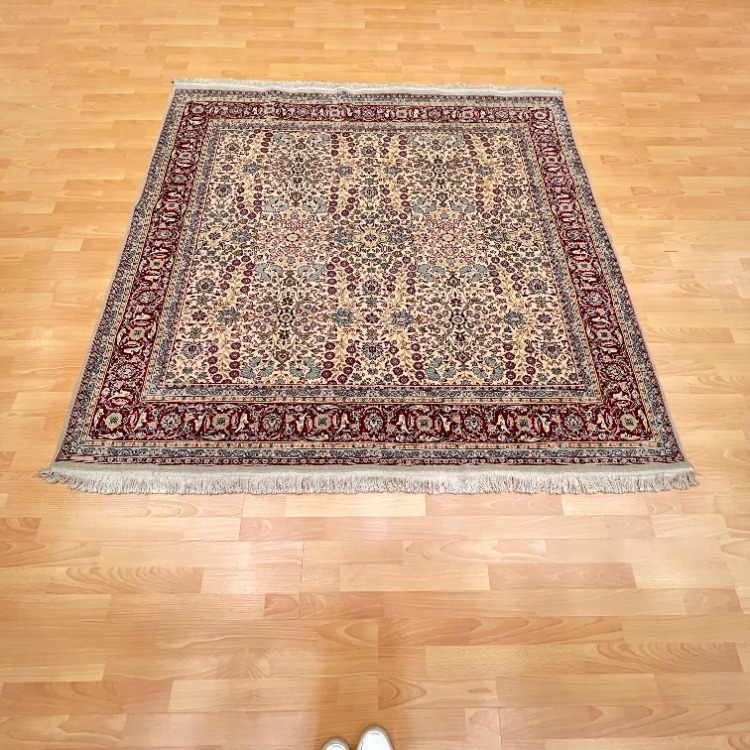 Hereke 282 x 187 Serpme Çiçek ve Yaprak Motifli El Dokuma Halı