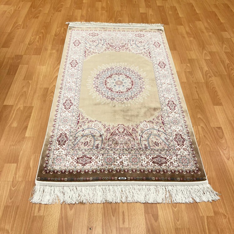Lüks Mihraplı Madalyon Desenli 90 X 150 CM İpek Halı