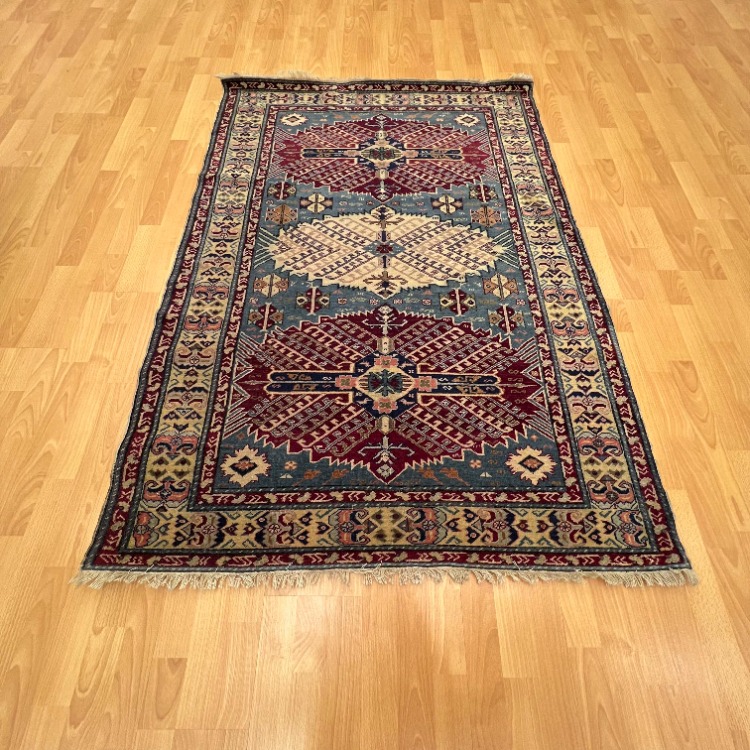 Kayseri Geometrik Üçlü Madalyon Motifli 169 x 120 El Dokuma Halı 