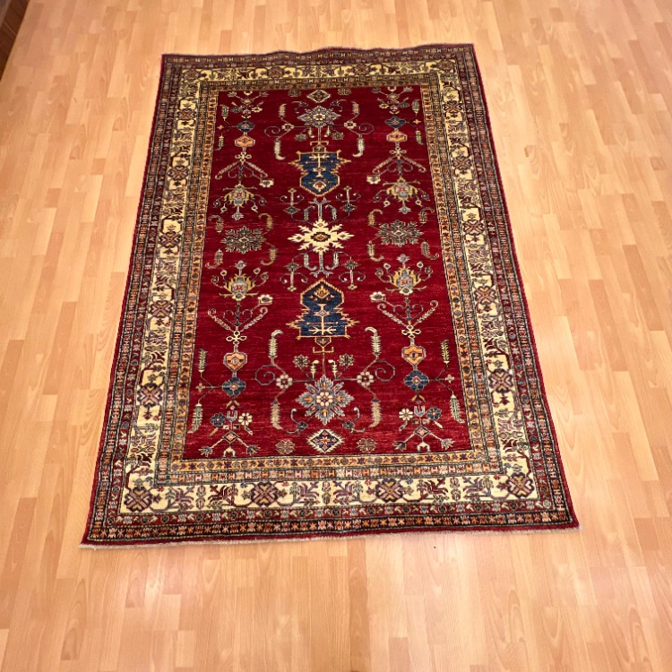 Şirvan Dikey Madalyon Motifli 243 X 175 El Dokuma Halı