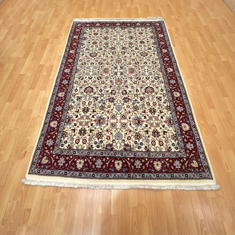 Hereke 231 X 151 Sonsuz Döngü Çiçek Motifli El Dokuma Halı