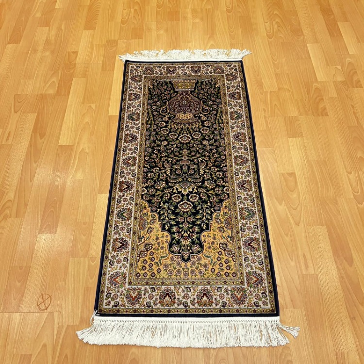 Mihrâb-ı Gülzâr Motifli 60x120 CM İpek Seccade Siyah