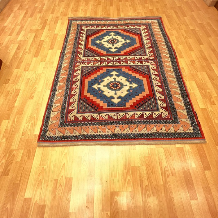 Yörük Çift Madalyon Motifli 223 x 171 El Dokuma Halı