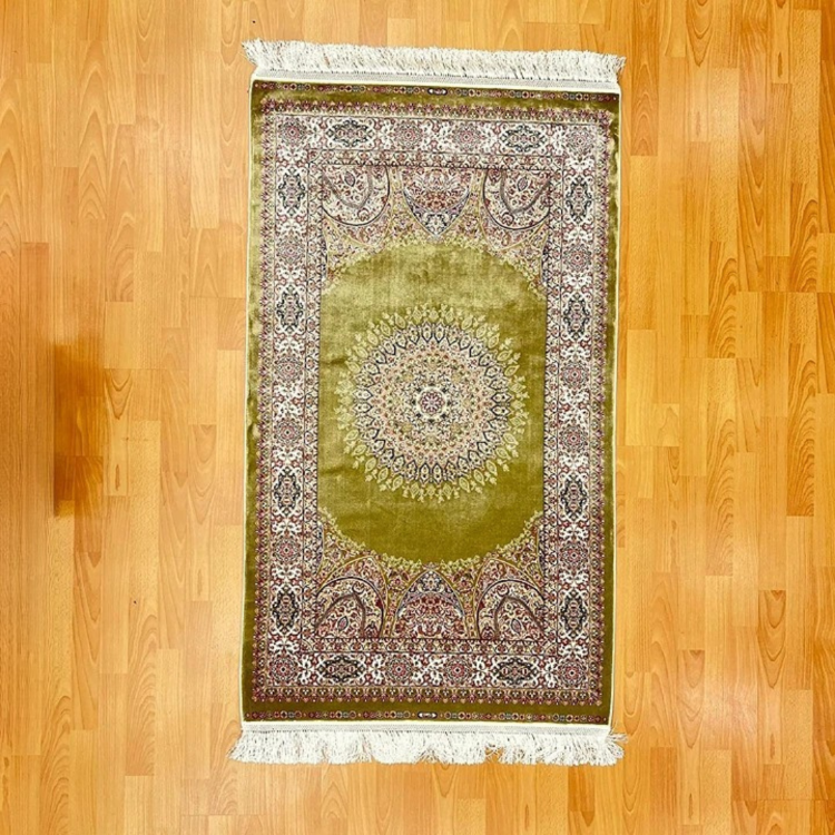 Geleneksel Çiçek ve Bitkisel Motifli 90 x 150 İpek Halı