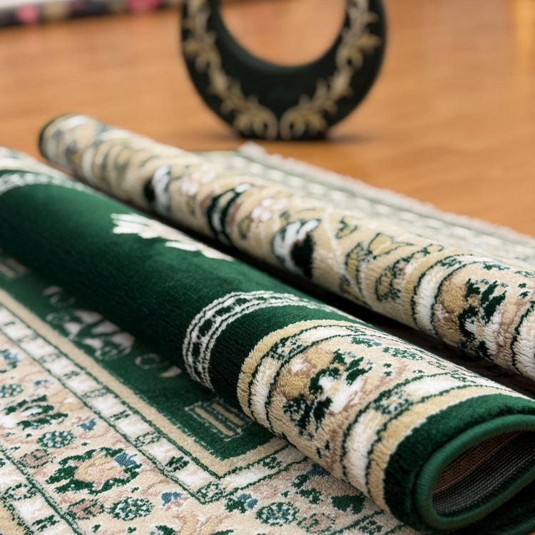 Geleneksel Motifli Yünlü Seccade Koyu Yeşil