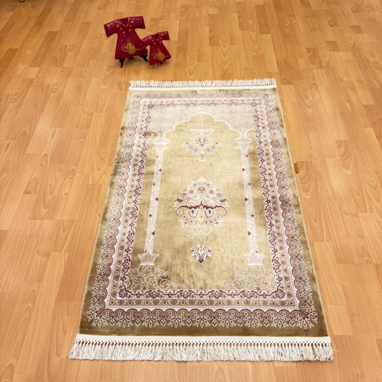 Hayat Ağacı İşlemeli İpek Seccade