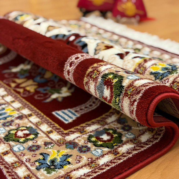 Geleneksel Motifli Yünlü Seccade Kırmızı