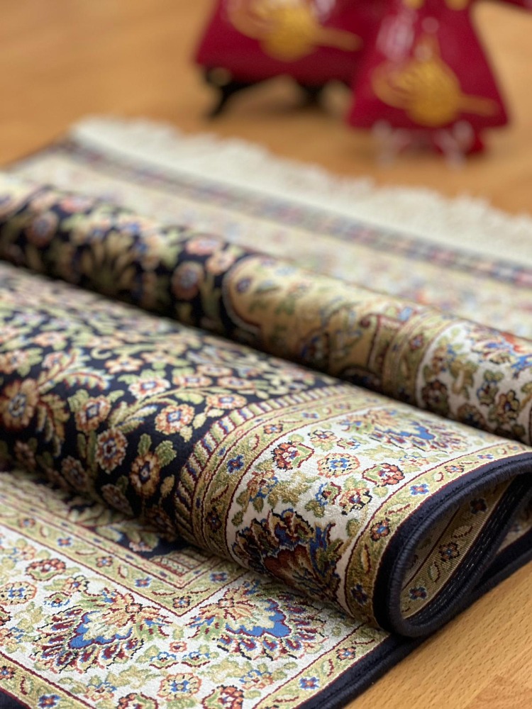 Mihrâb-ı Gülzâr Motifli 70x120 CM İpek Seccade Siyah