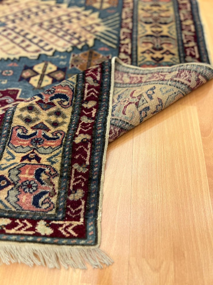 Kayseri Geometrik Üçlü Madalyon Motifli 169 x 120 El Dokuma Halı 