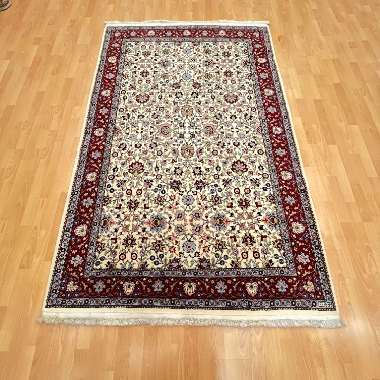 Hereke 231 X 151 Sonsuz Döngü Çiçek Motifli El Dokuma Halı