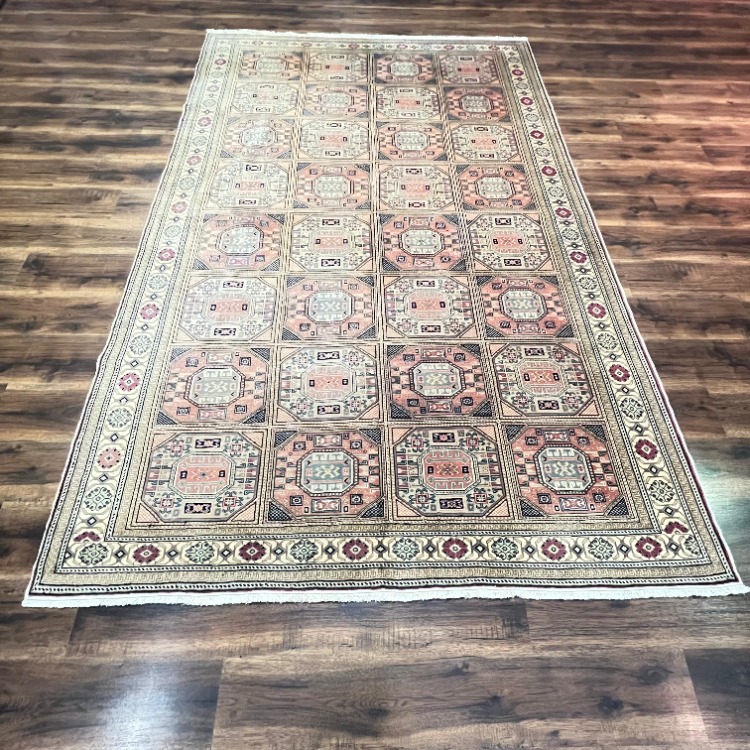 Kayseri Geometrik Panel Motifli 293 x 194 El Dokuma Halı 