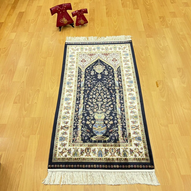 Mihraplı Ağaç Hayatı Desenli 70x120 CM İpek Seccade Siyah