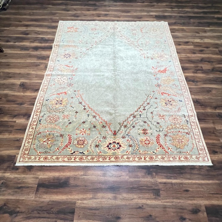 Uşak 245 x 206 El Dokuma Halı 