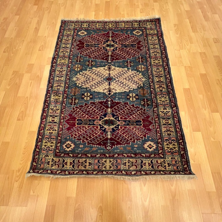 Kayseri Geometrik Üçlü Madalyon Motifli 169 x 120 El Dokuma Halı 