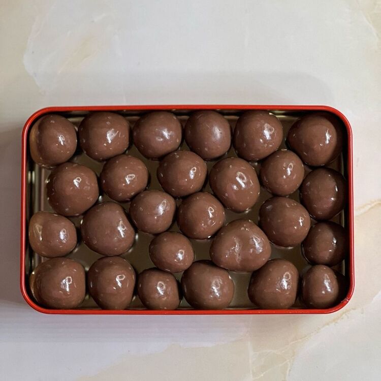 Sütlü Çikolata Aromalı Çilek Draje 500 GR