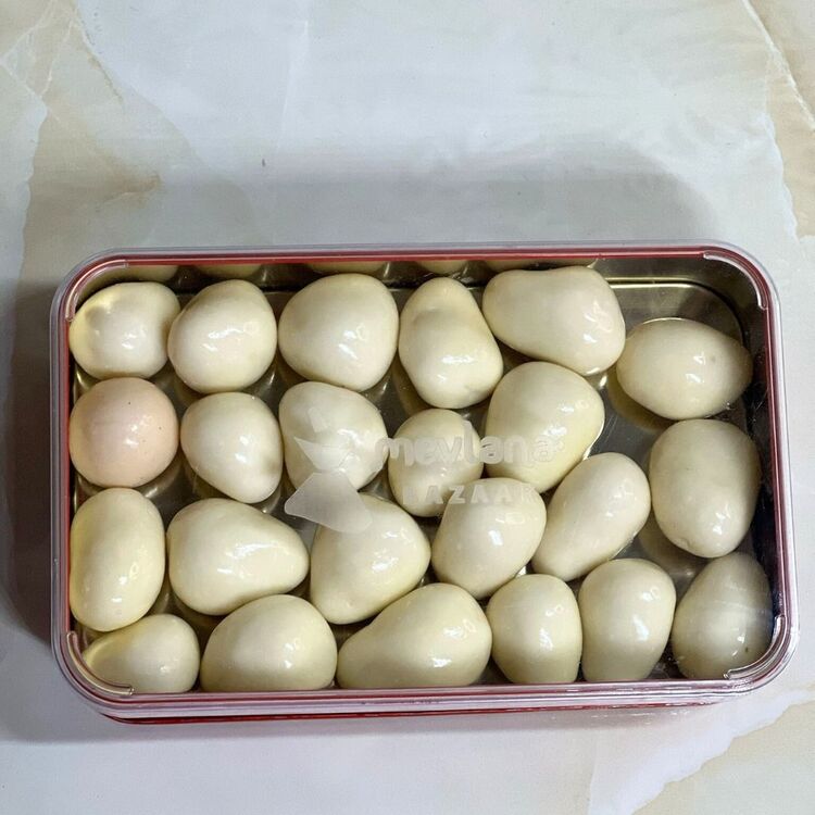 Beyaz Çikolata Aromalı Çilek Draje 500 GR