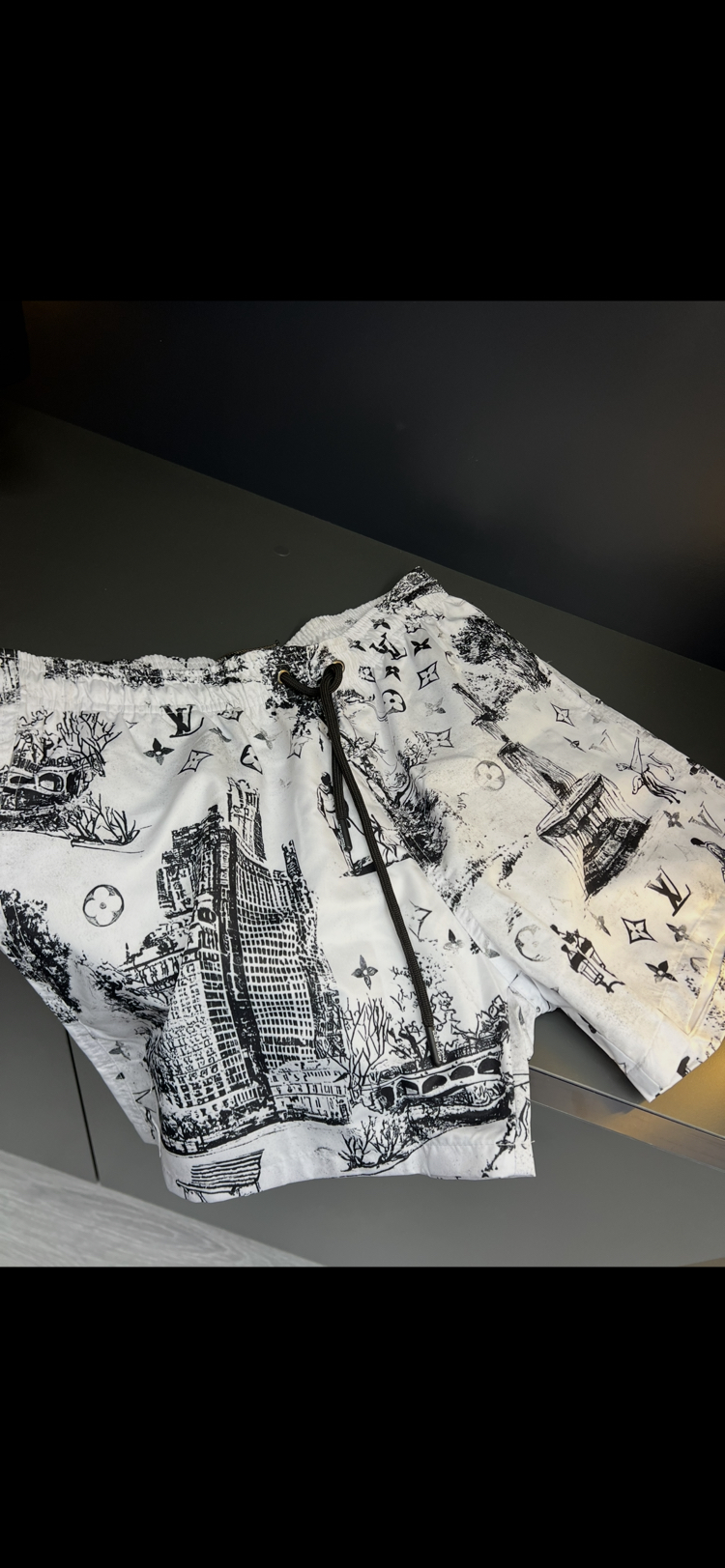 LOUIS VUITTON DENİZ ŞORTU 