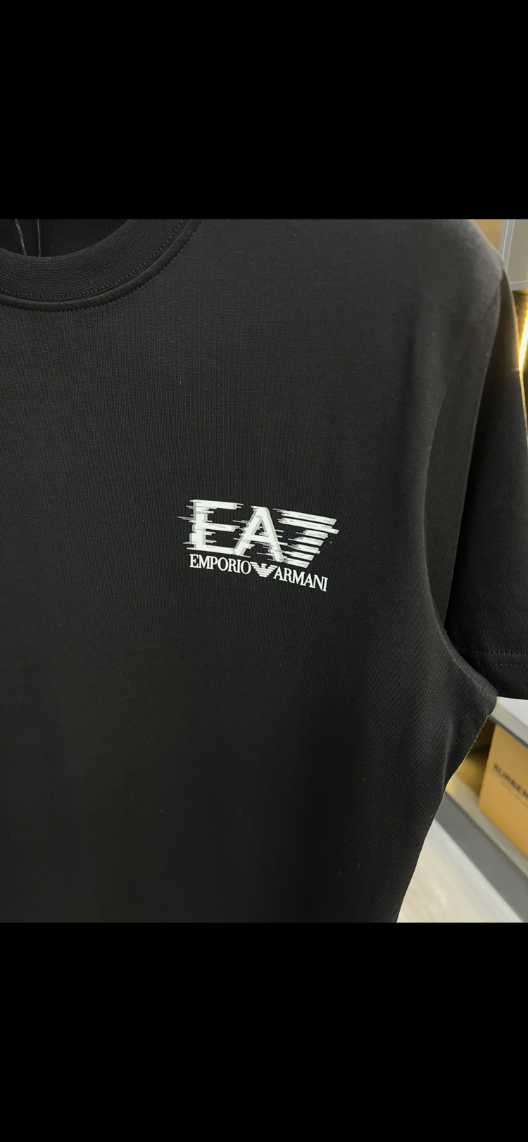 EMPORIO ARMANI SİYAH BASKILI TİŞÖRT 
