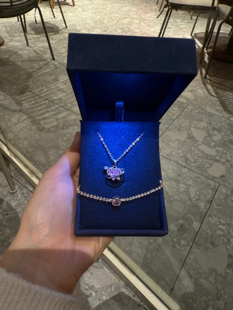 Diamond kutuda ikili set