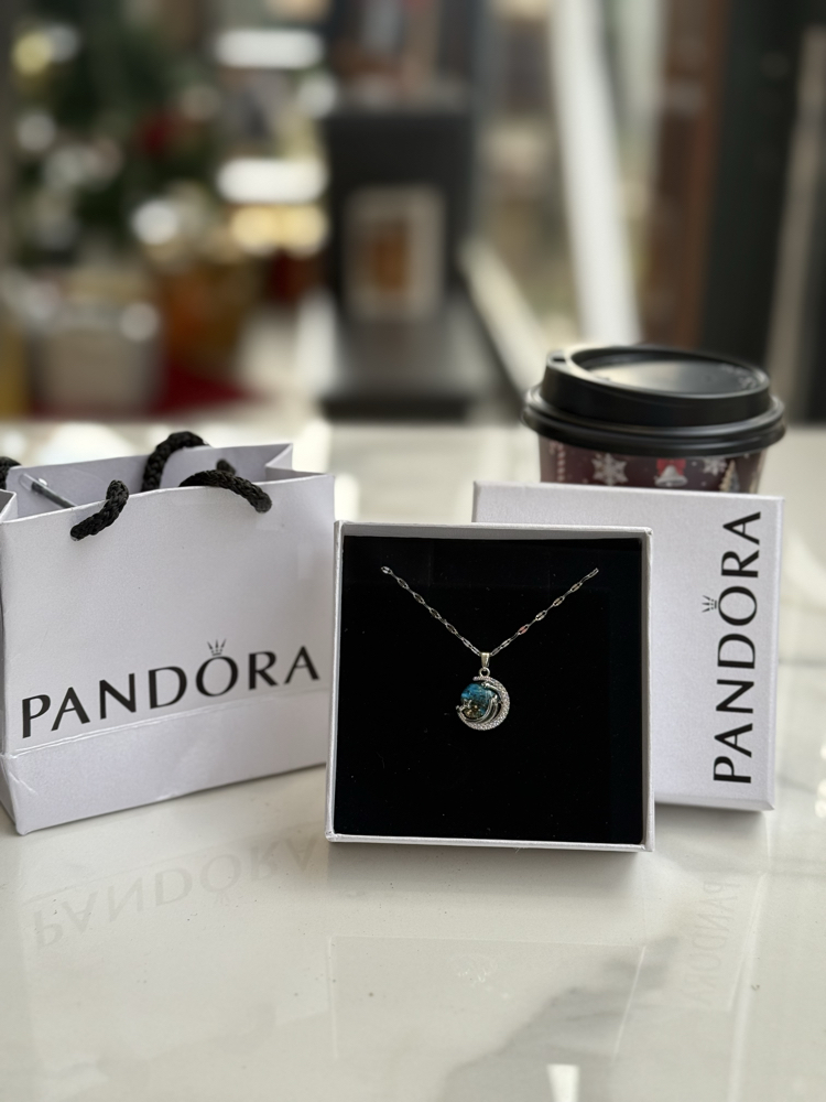 Pandora Kutusunda gökyüzü kolye 