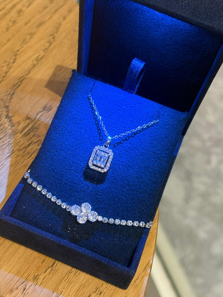 Diamond kutuda ikili set