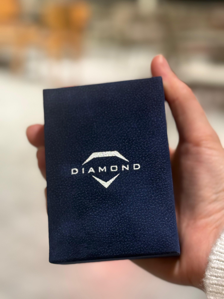 Diamond kutuda papatya kolye
