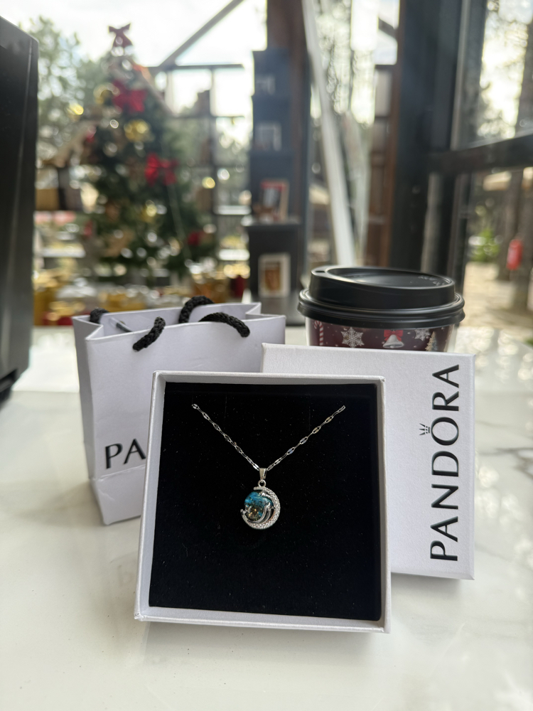Pandora Kutusunda gökyüzü kolye 