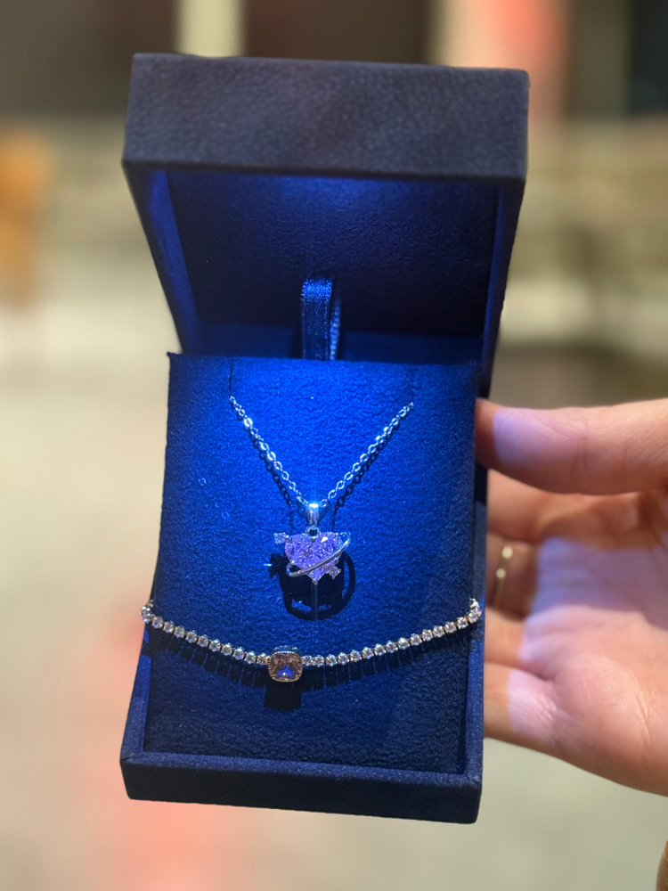 Diamond kutuda ikili set