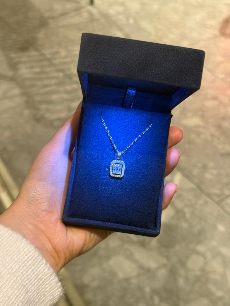 Diamond kutuda baget kolye