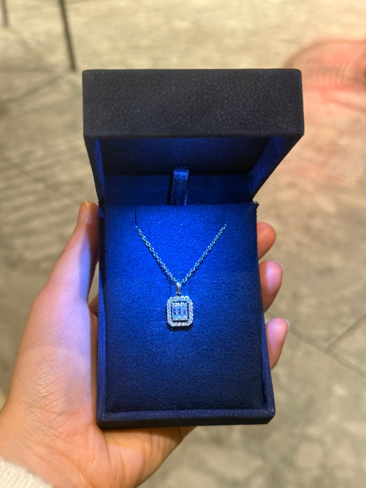 Diamond kutuda baget kolye