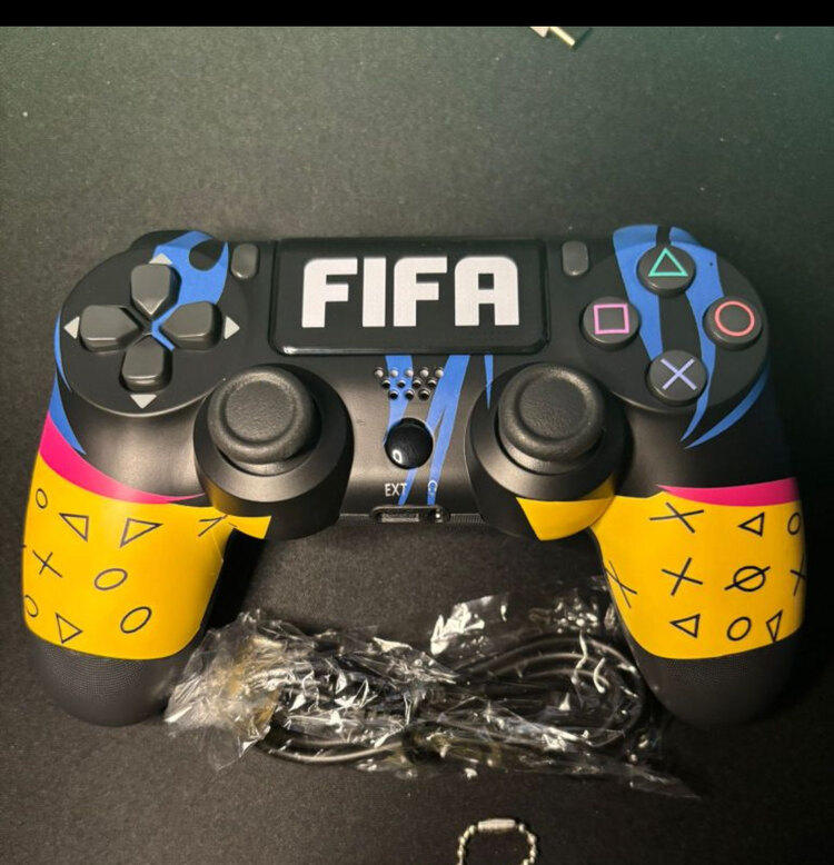 Playstation 4 kolu
